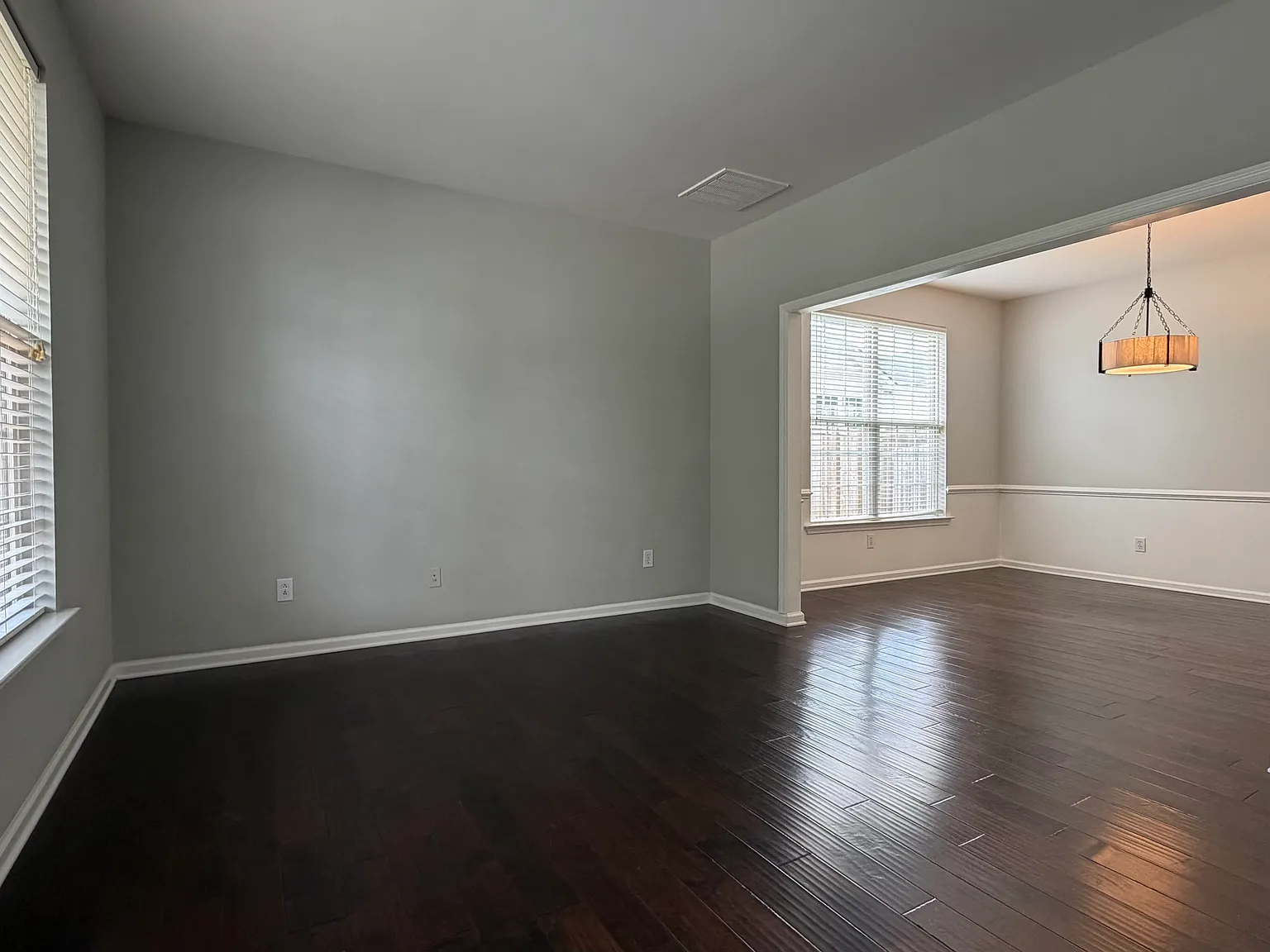 4 bed, 2700 sqft, $2,650 — Photo 4