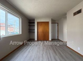 1410 F St #8, Lincoln, NE 68508