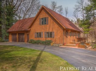 949 Elm St, Newaygo, MI 49337