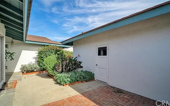 3rd image of 3269 Deluna Dr
