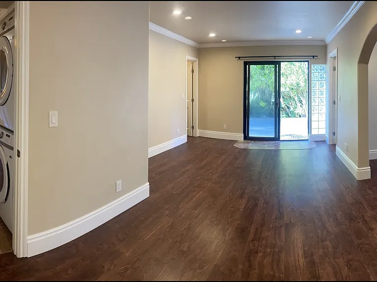 2355 Castlegate Ln — Photo 23