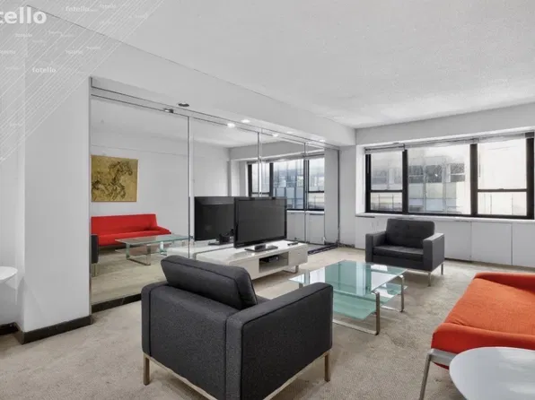 210 E 47th St, New York, NY