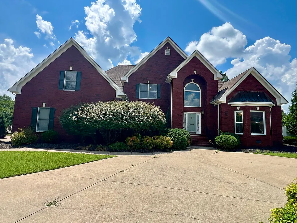 2903 Saint Johns Dr