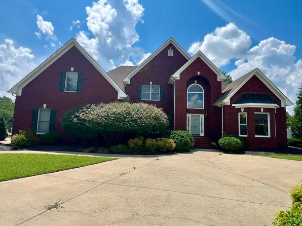 2903 Saint Johns Dr, Murfreesboro, TN 37129