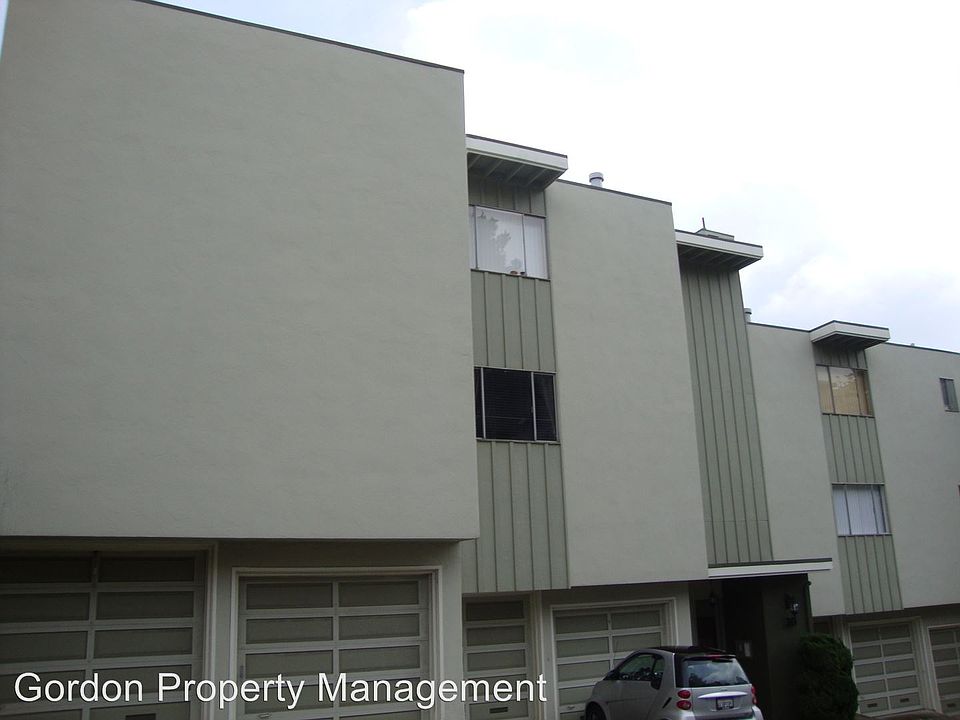 1st image of 30 Parkridge Dr APT 01