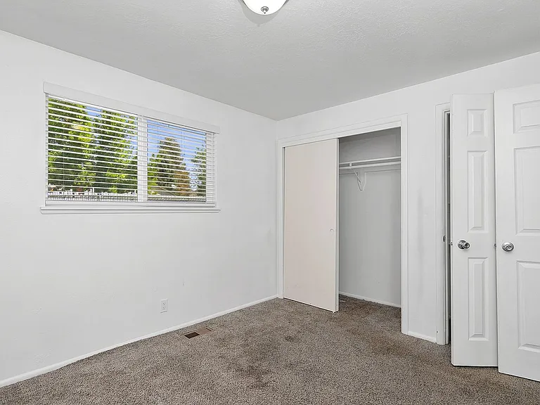 4942 W Targee St — Photo 6