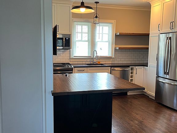 3rd image of 15901 Clifton Blvd #15901