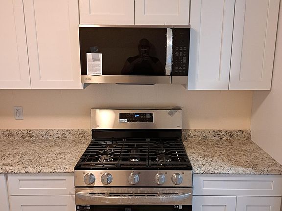 2nd image of 35049 Cedar Ave APT A