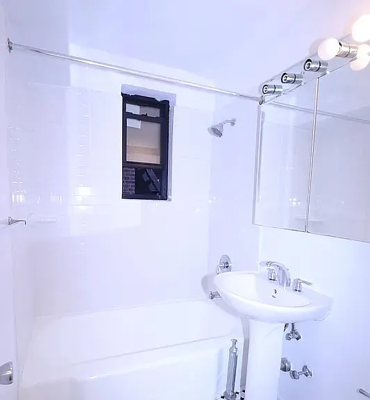 14345 Sanford Ave #206 — Photo 7