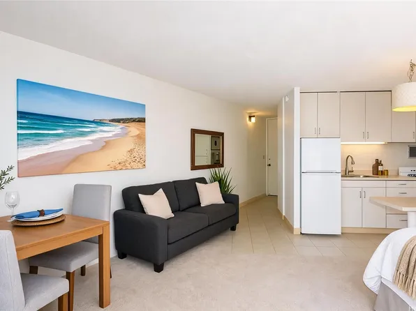 750 Amana St APT 204, Honolulu, HI 96814