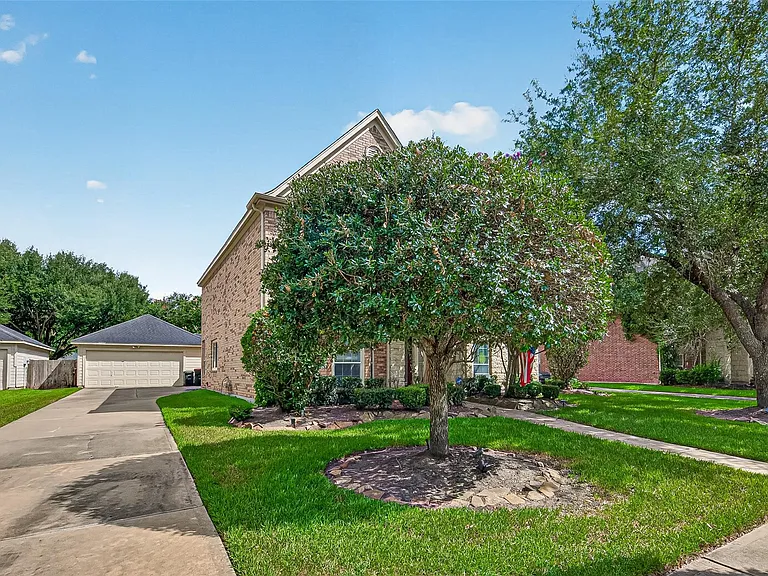 1715 Lake Quitman Dr — Photo 2