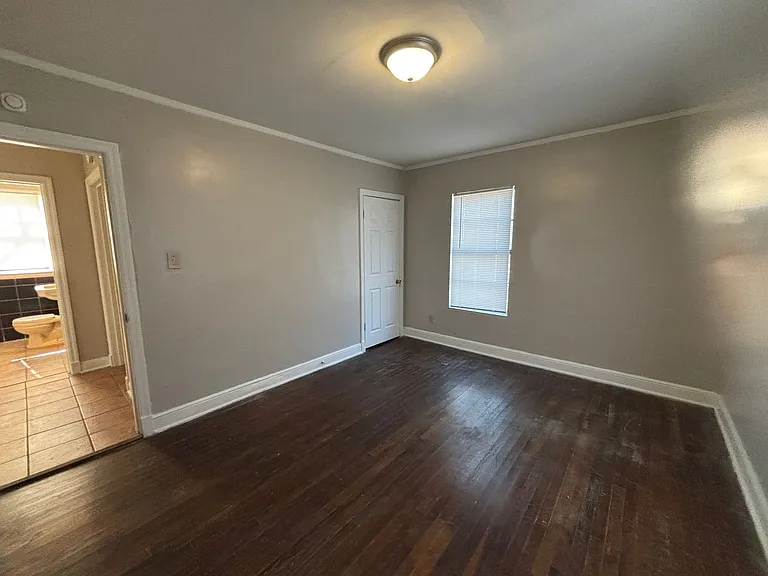 3733 Vernon Ave — Photo 4