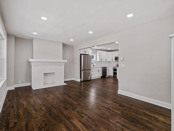 2nd image of 1346 Elmwood Ave