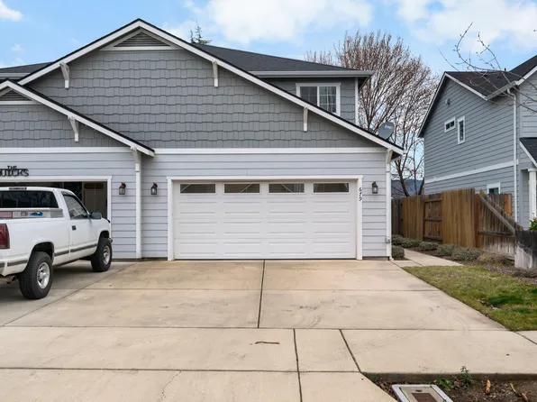 679 Kaitlin Ln, Medford, OR 97501