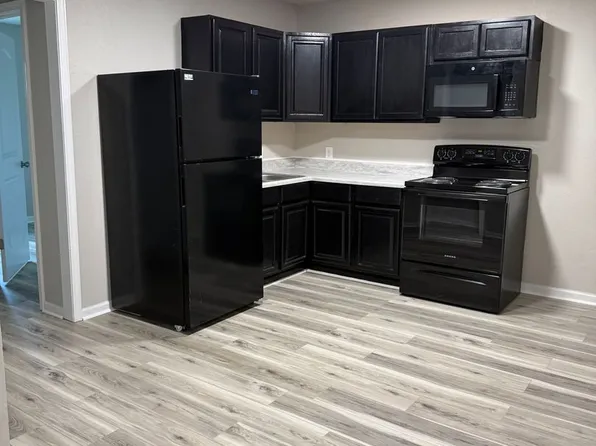 3rd Street Hoxie 6-Plex