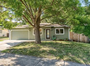 150 School House Rd, Talent, OR 97540