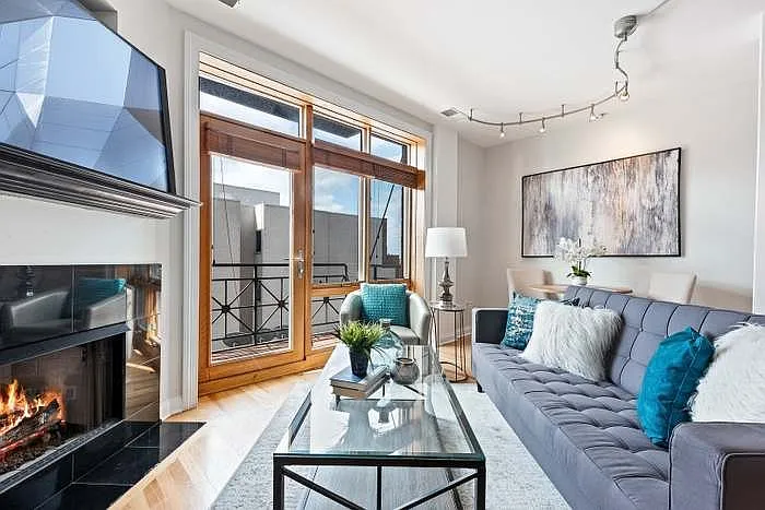 1 bed, 900 sqft, $2,700 — Photo 3