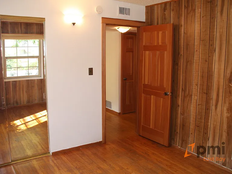 2307 Collins Ave — Photo 10