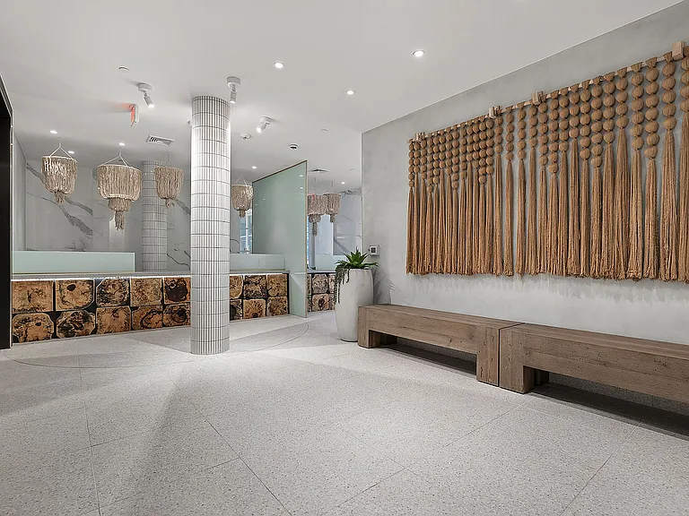 The Mercury Leasing Office