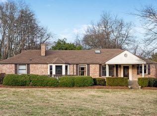 892 Oak Valley Ln, Nashville, TN 37220