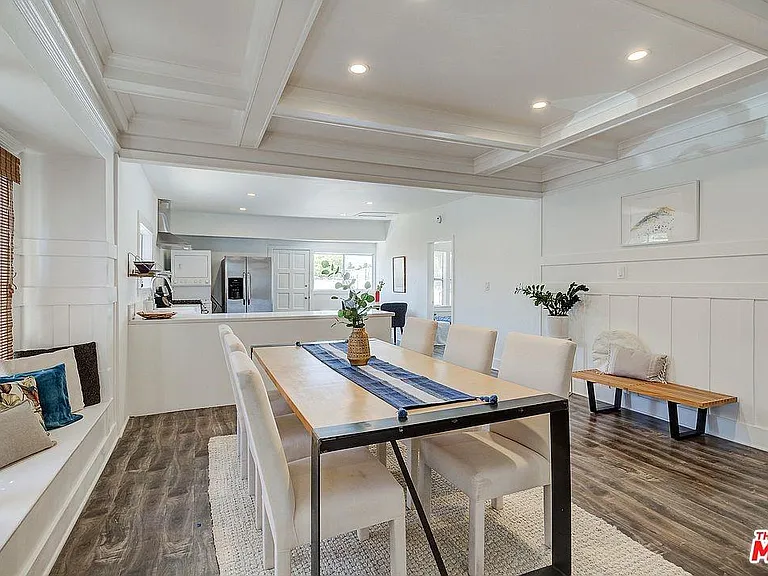 3871 S Hobart Blvd — Photo 8