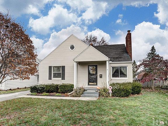 2nd image of 318 Fairlawn Pl