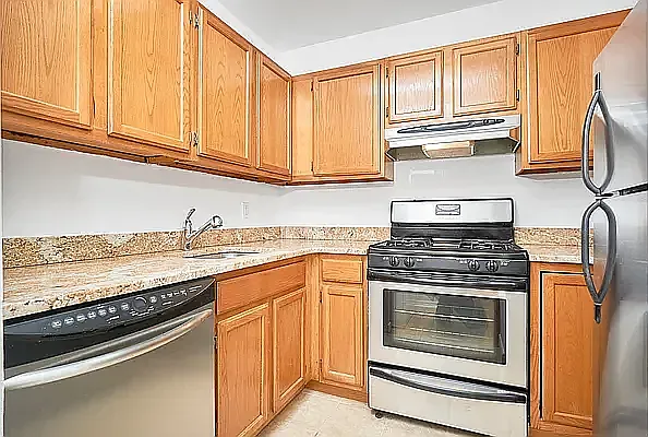 910 Park Pl #1D — Photo 6