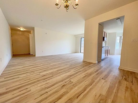 Living Rm & Dining Rm Combo