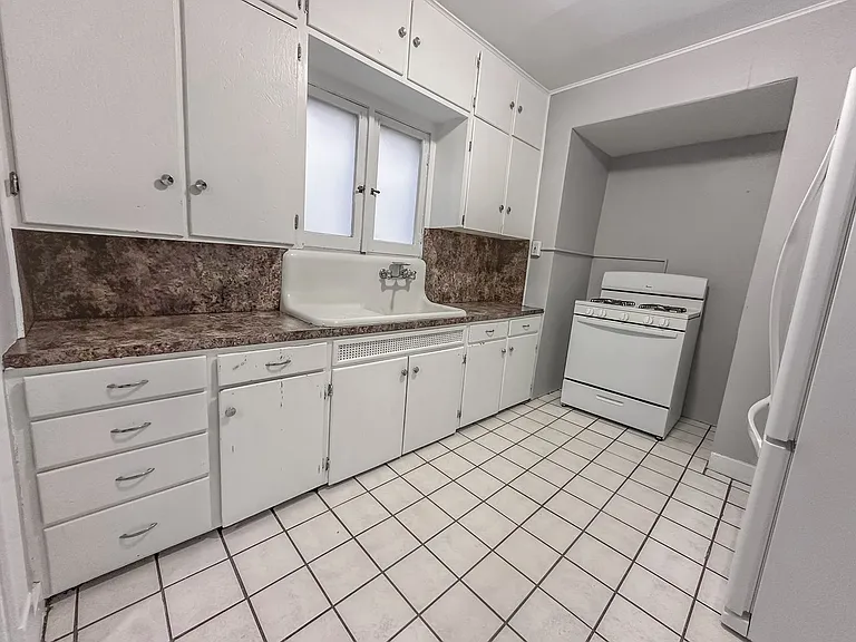 41 Caledonia St NE #1 — Photo 7
