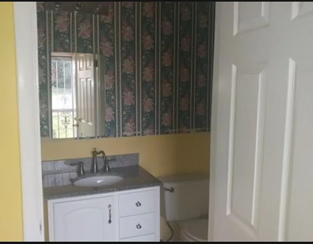 3 bed, 1300 sqft, $1,925 — Photo 4