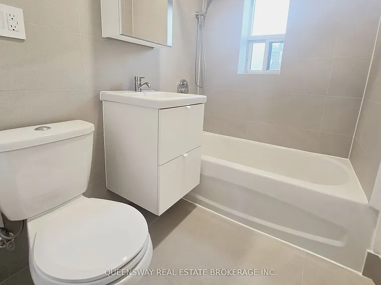 110 Wellesley St E #508 — Photo 14