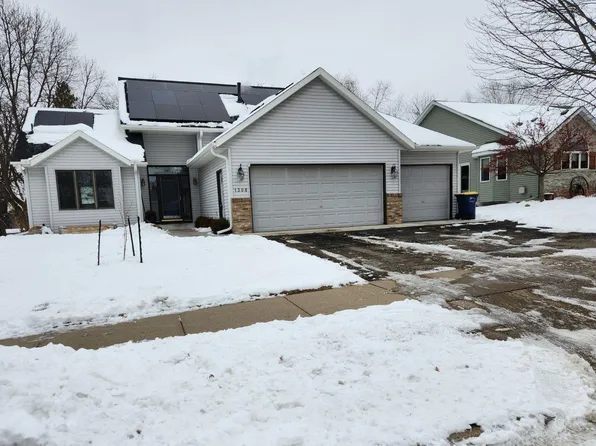 1308 Honeylocust Dr, Northfield, MN 55057