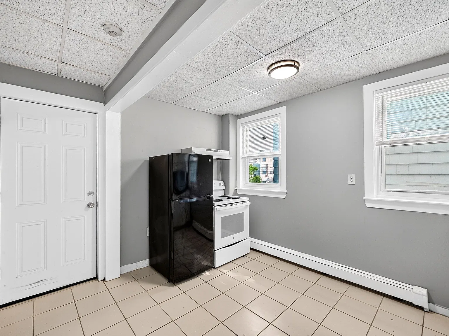 2 bed, 1000 sqft, $2,200 — Photo 3