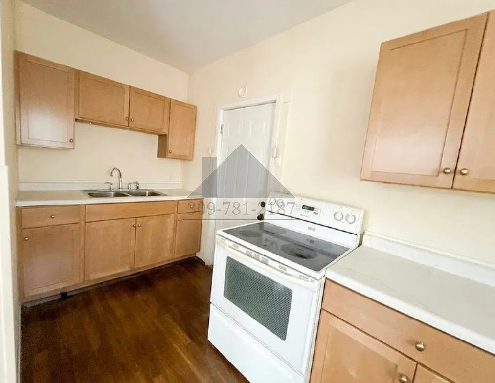 3 bed, 1109 sqft, $1,295 — Photo 2