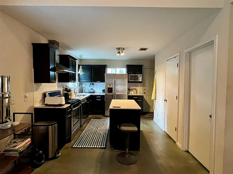 2409 Santa Rosa St — Photo 7