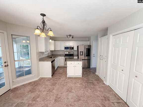 2nd image of 320 Hunters Ridge Dr