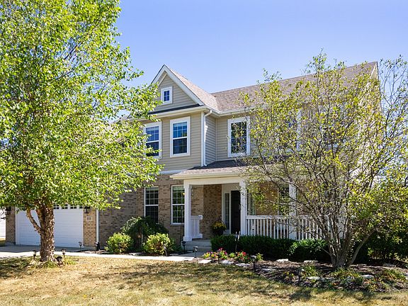 2nd image of 806 Shorewood Dr