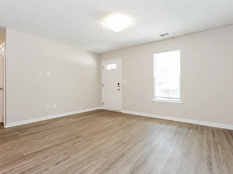 6125 Pineneedle Dr SW — Photo 3