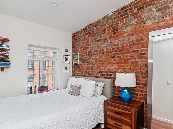 3rd image of 18 Charles St APT 4C