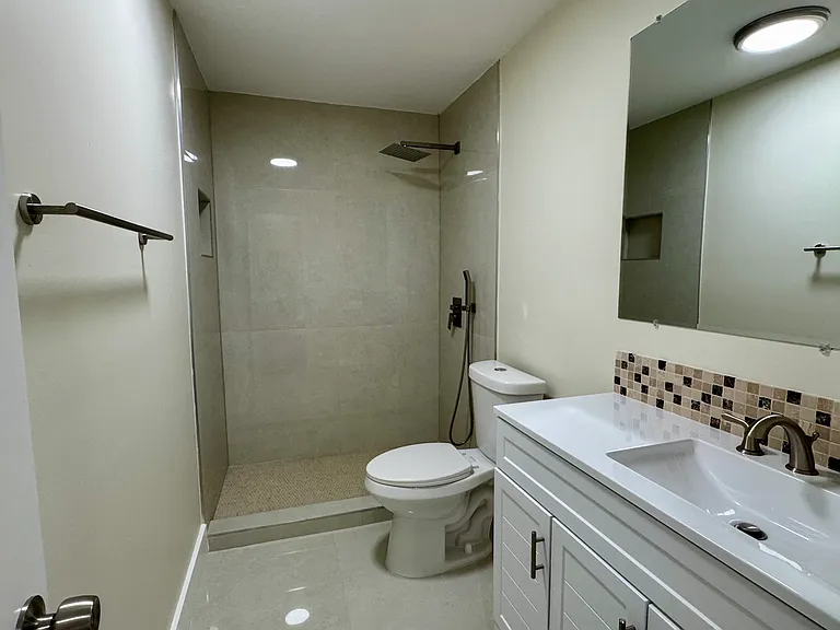 19360 SW 103rd Ct #19360 — Photo 2