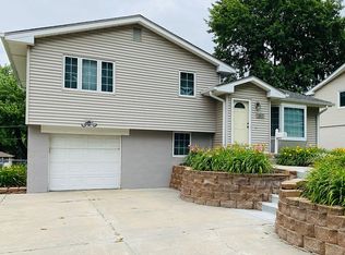 7624 Nina St, Omaha, NE 68124
