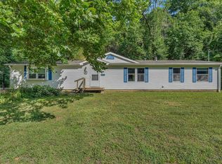 2740 NE Happy Hollow Rd, Topeka, KS 66617