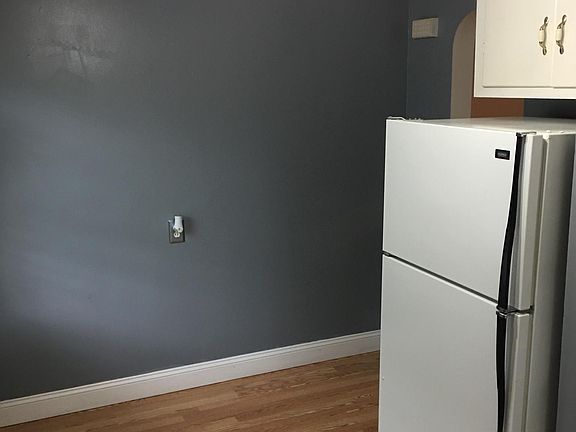 3rd image of 3023 Gardner Ave #F-2