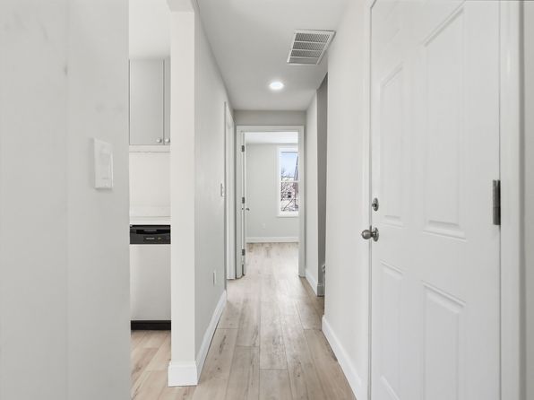 520 Lowell St Floor 2