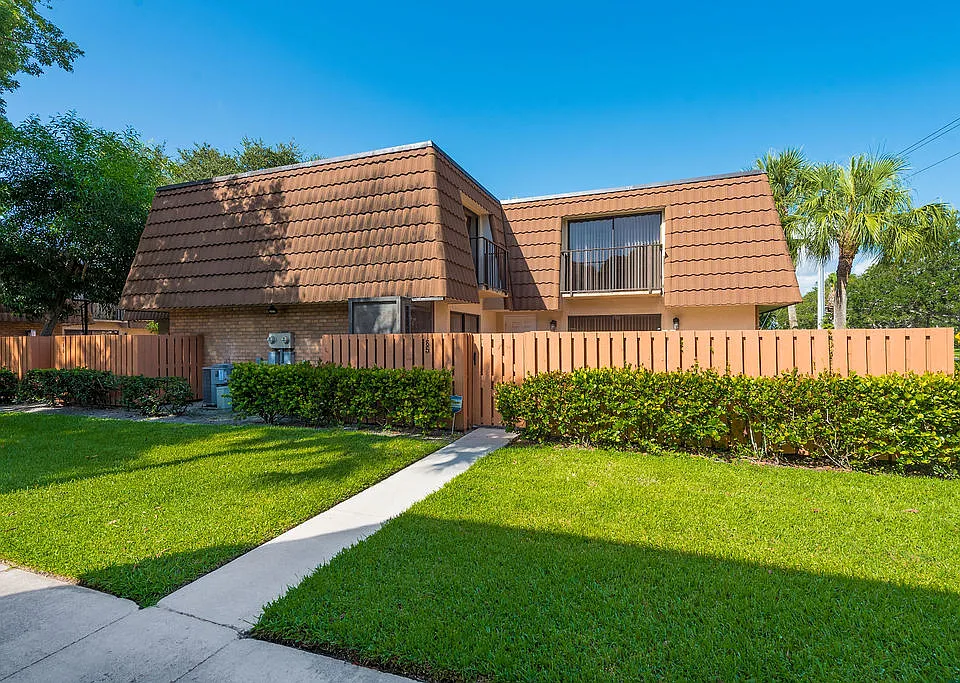 185 Charter Way