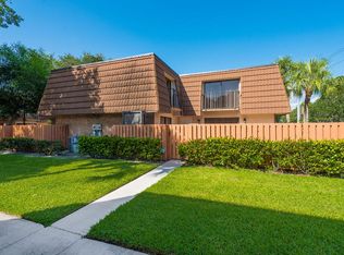 185 Charter Way, West Palm Beach, FL 33407