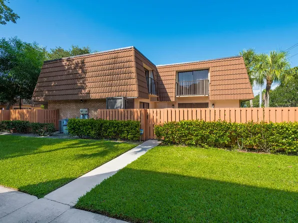 185 Charter Way, West Palm Beach, FL 33407