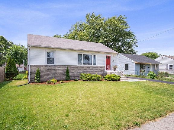 3rd image of 7432 Marshall Ave