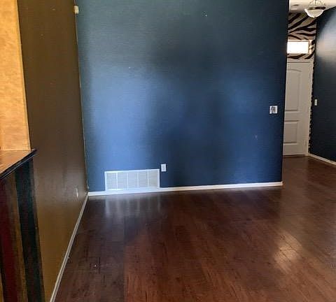 4th image of 9205 Hawthorne Ct
