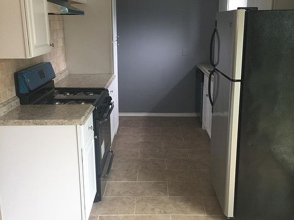 2nd image of 4649 Lois St